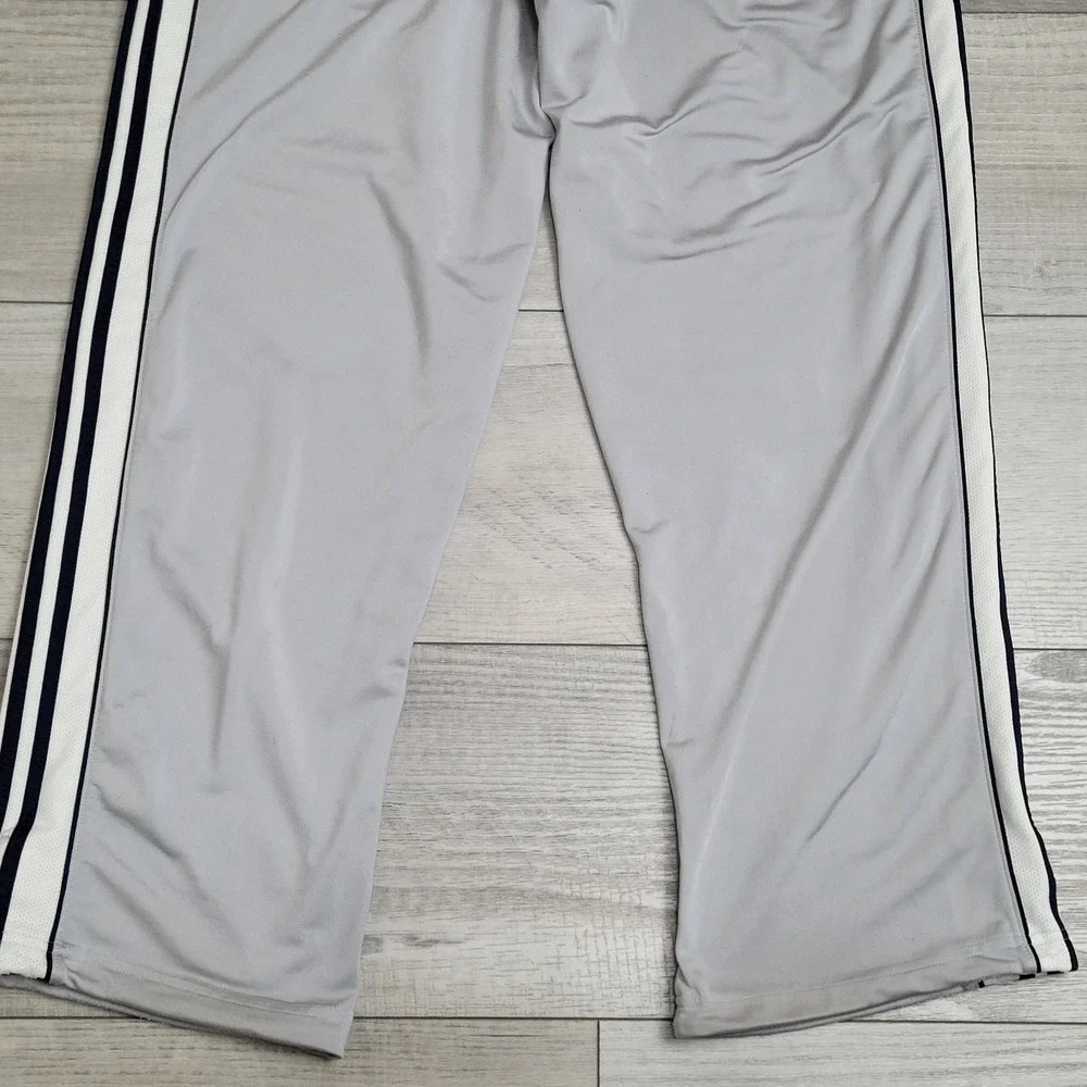 🔥Vintage Adidas 2005 Track Pants Mens M Gray Y2K Flag Tag Skater 3-Strip Jogger